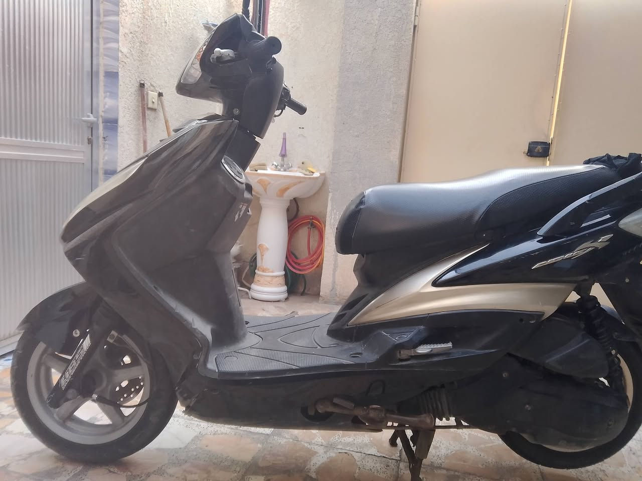 سلام عليكم دراجة سكنس فحل نوزل خطين الدراجة نظيفة وحلوه مثل البصورة تجي وشوف السعر 850 العنوان كربلاء ***********
