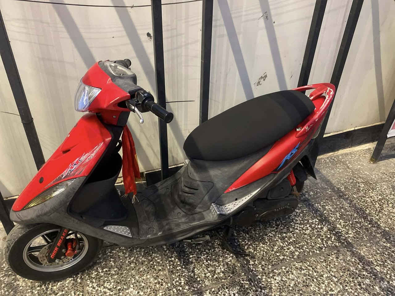 السلام عليكم ماكس عدله بلاديه مكفوله من كلشي  نصبتها تخبل والدراجه ملحه ونضيفة مكفولة بيها ويل نجمه اصلي وصدر رياضي مختلف مكاني بغداد البياع شراي اتصل او خاص رقمي‭٠٧٨٦ ٤٩٧ ٠٥٣١‬
