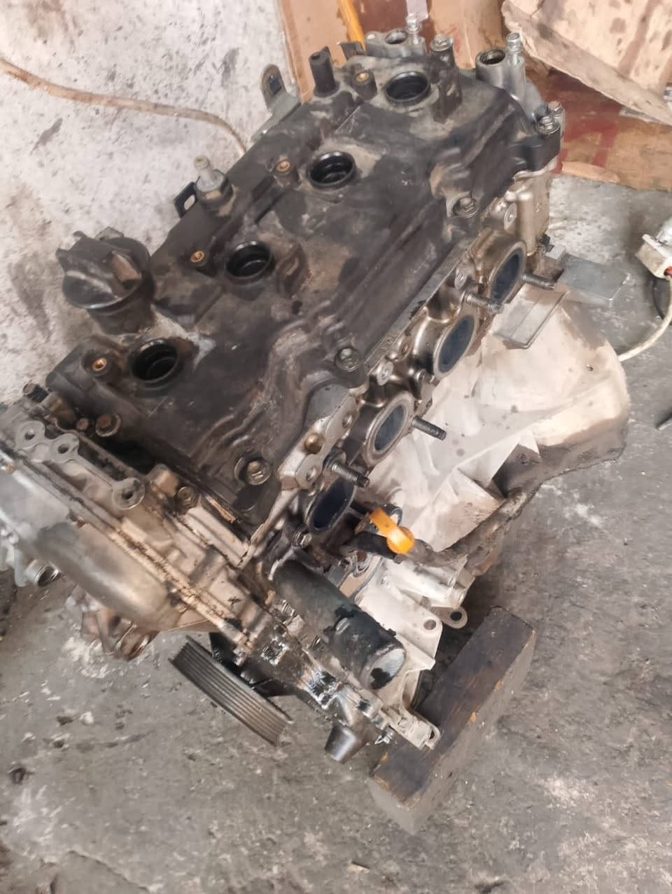 سلام عليكم. مكينه نيسان يورفان موديل ١٩ بيها بس كازكيت   لاتصرف ولا تبخير.   كامله هيه وزنجيلها المكينه عارضهاا ٤ ورقات وبيها مجال مكانها. الحسنيه ***********
