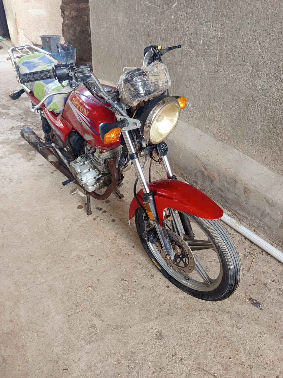 سلام عليكم متاح دايون عضم موديل 18 اوراق أصوليه  نضيفه مال جناي مثل ماواضح كدامك.سلف هندر شغال عايزه بس دشبول الجامات ملاته مكسرات سعر 700 وبيه مجال  مكاني طريق طوريج كربله يم المحد التقني ‏‪***********‬‏
