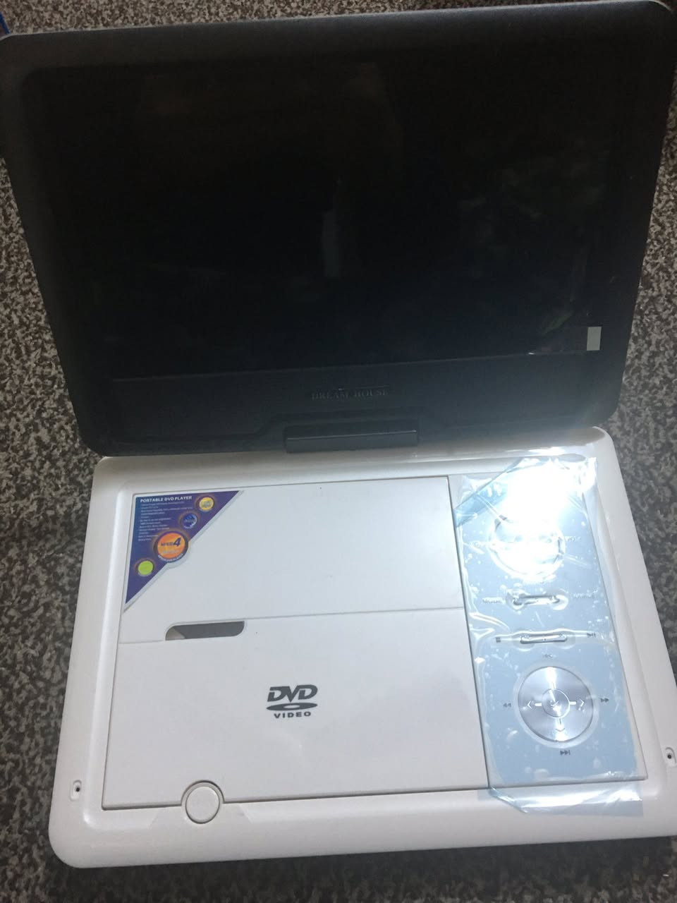 دي في دي بالكارتون استخدام قليل نظيف كامل ملحقات يشغل سيكا وبلي ١ وبلي ٢ وستلايت سعره ٣٠ 
تحياتي للجميع


**إذا كنت صاحب هذا الإعلان وتريد حذفه لأي سبب، رجاءا أرسل رسالة إلى الدعم الفني**