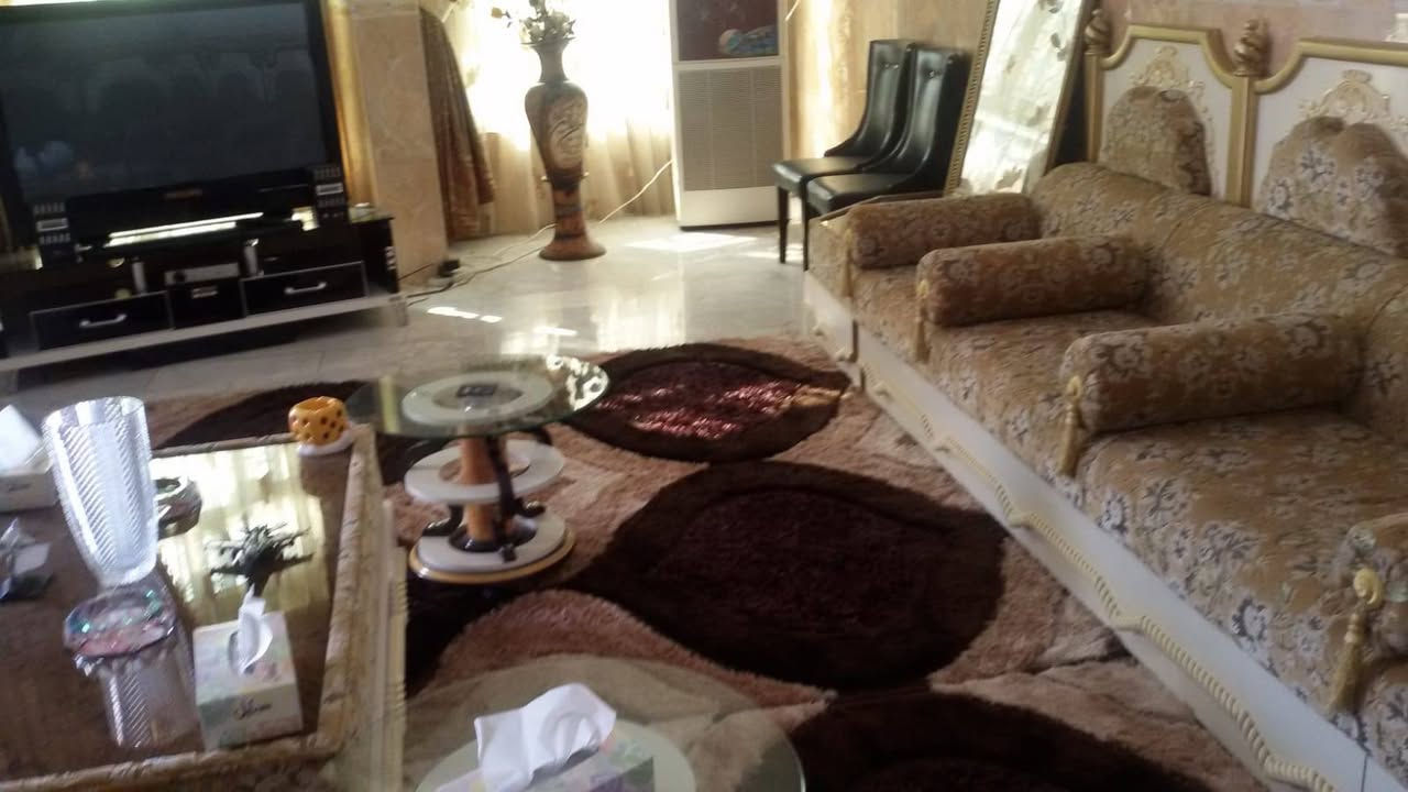فله للبيع
المساحه 600
الموقع ورديه /شارع المشجر /١٠٠ متر لشارع ورديه
كما موضح بل صور
طابق الارضي غرفتين نوم وهول استقبال ومطبخ وصحيات وكراج وحديقه
طابق ثاني غرفتين نوم وهول
بناء فول
السعر اتصل وتدلل
طابو زراعي سند 25

مراجعه مكتب الأهرام لعقار والمقالات شارع 60قرب مجمع الضامن الطبي *********** بيه واتساب
