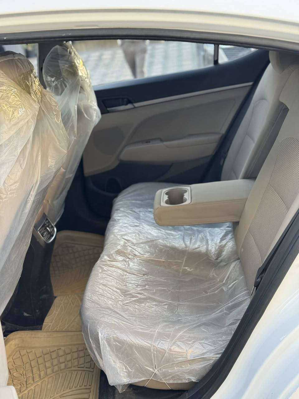 اللنترا مديل 2018 محرك 2000 سوبر سياره جاهزه من كلشي حداديه تبريد  مابيها شخط دواخل جديده مبدل بنيد وجاملغ مال شركة اصلي سعر 46 وبيها مجال مكان النجف ***********
