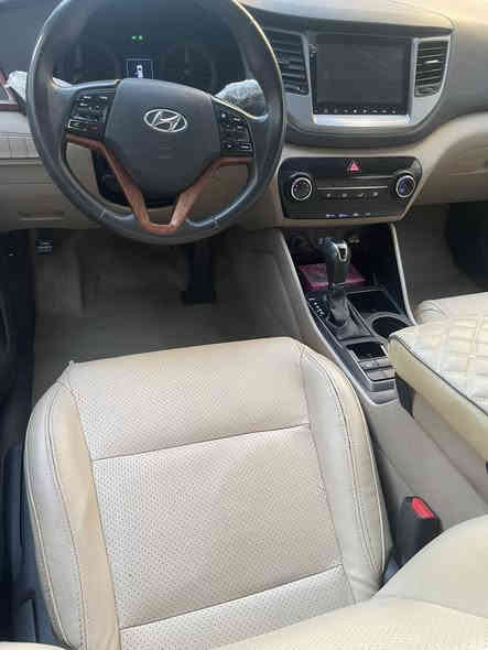 توسان ٢٠١٨ خليجي 

ماشية ٦٨ الف 

مواصفات السيارة 🚘

مكينه 2.0 

بانوراما 

كشنات جلد / حساسات خلفية / كامره خلفية دواره / تحكمات ستيرن جهتين كامل 

السيارة مكفولة بدون صبغ بدون سمكره 

ملاحظات بسيطه رصعات وتكحيل خفيف بالباب عكس السايق 

مكينه وكير وكهربائيات وتبريد كفالة عامة 

لمعرفه السعد اوسل رقم (1) سيتم الرد عليك فورآ 

للاستفسار ***********

#بيع #كيا #سيارات #هونداي #توسان #جالنجر #تويوتا
