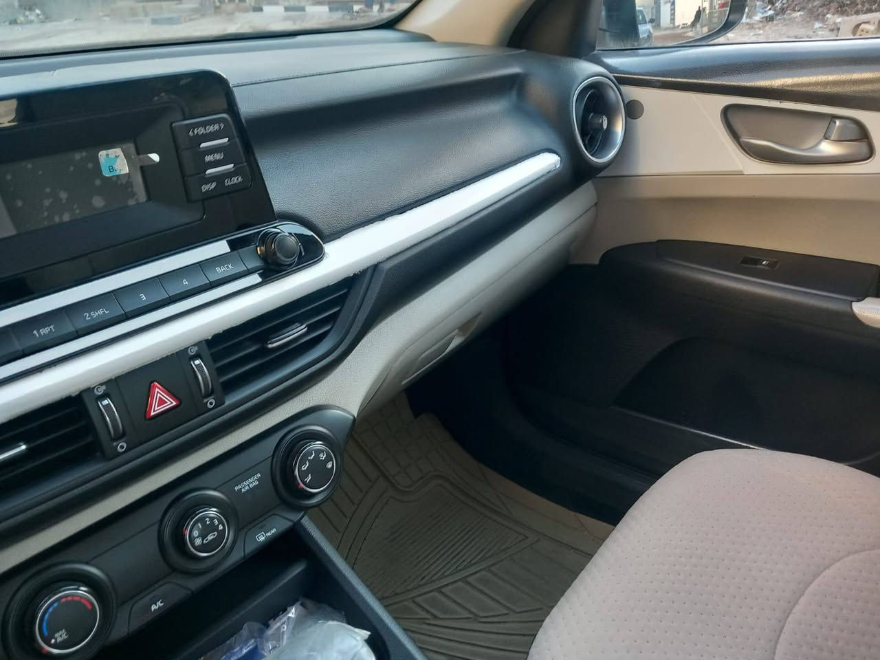 سيراتو خليجي 20024 مواصفات عاديه محرك 2000 السياره حاله الزيرو ماشيه 30 ملاحضه خدوش بسيطه بيها حتى مايبينن سونار موجود رقم بغداد دولي *********** السعر 177
