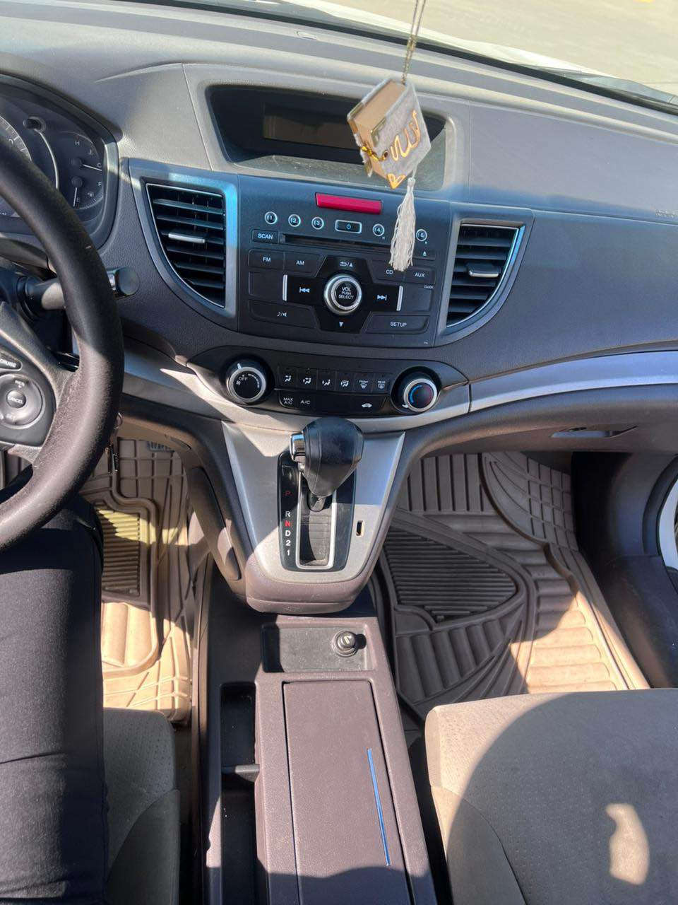 هوندا سي ار في دبل اكسل ٢٠١٤ ياباني اصلي 
سيارة مكفوله دعامي لدعامي 
محرك ٤ سلندر ٢.٥
ويا ٢ سويچ بيلادي 
مشي ١٣٢ الف
سنوي جديد حتي ٢٠٢٩
بدون ضربة فقط بوند صبخ
سيارة بشرط تحويل و غرامة و محرك و كير 
مكان سيارة سليمانية
سعر ١٢٥ ورقة
واتساب: *********** السليمانية, العراق
