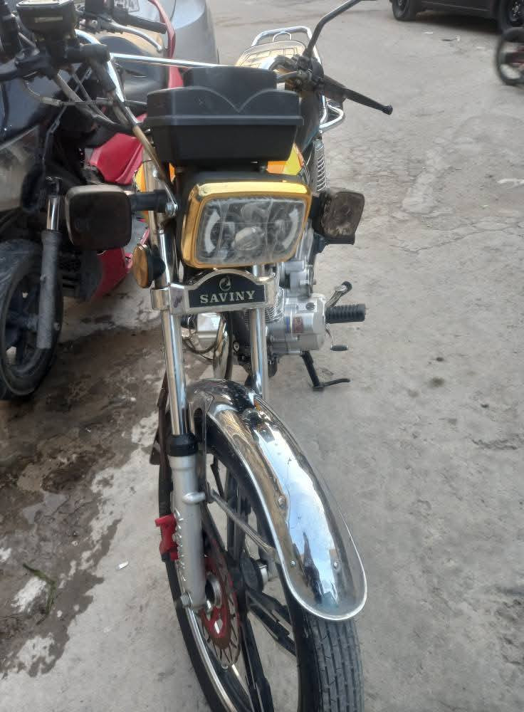 سلام عليكم سنه طيبه عليكم ايراني ٥كير اي نقص مابيه لا تبخير ولا نضوح موديل23 تجي تفحص قبل لا تشتري مكينه بلادي اوراق بيه مكاني البياع سعر525 رقمي ***********واتساب 
***********تصال
