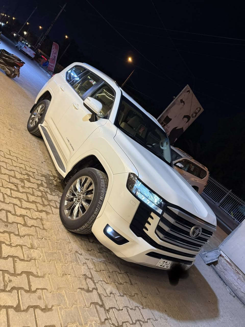 السلام عليكم من رخصة الادمن لاندكروز
ساز2024 رقم بغدادسياره كفاله عامه السعر 65 مكان السياره بغداد حي الجوادين للاستفسار *********** التصال يكون وره 2 الضهر
