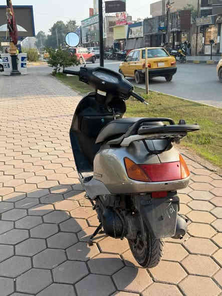 دراجه سبيسي ياباني للبيع
الدراجه مكفوله كفاله عامه
ما مفتوحه رمبه يرادله بس غسل وبوليش

الدراجه نضيفه ماشيه 44 الف 

مكان الكوت زهراءسعر900 وبيه مجال للطيبين المو شراي لا يتعبني رقم*********** مفتوح واتساب
