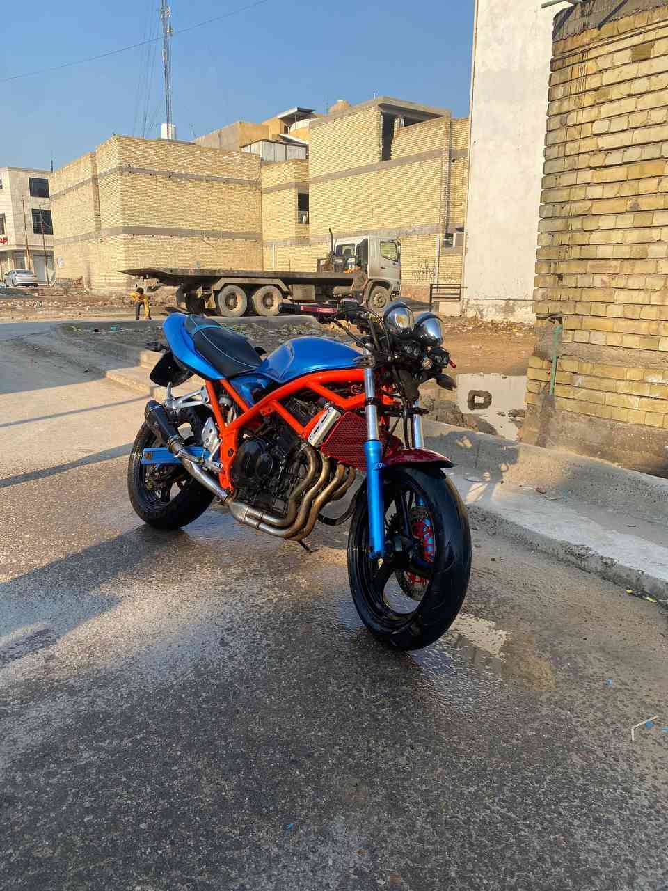 السلام عليكم باندا كرستال
للبيع دراجه شغاله ما بيها شي 
رايدها ب800وبيها مجال 
مكاني الرستميه 
***********
