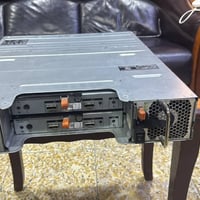 يتوفر سيرفرات نوع Dell , و Hp و سوبر مايكرو مع Kvm switch مستخدمات بحا...