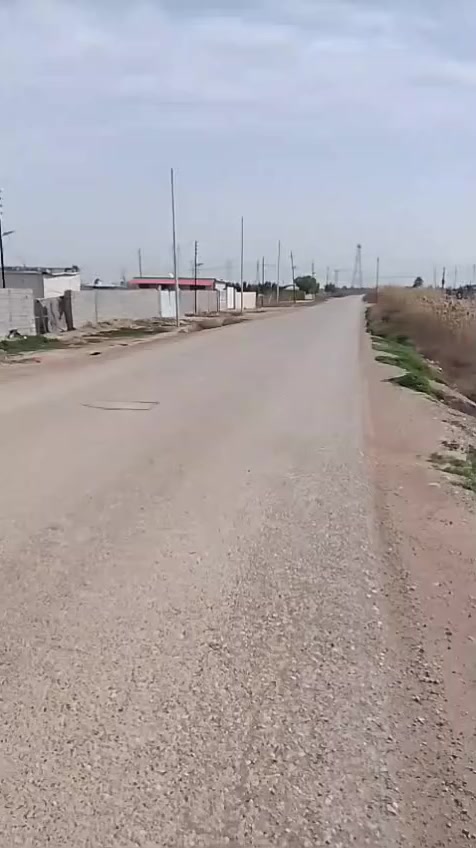 سلام عليكم اخواني الاعزاء موجود للبيع دونم وبي بيت كامل امكمل عدة الابياض وبي محلات عدد 2 وبي محطة مي ارو هم وبي مي سقي للكاع وبي بير حلو مو مالح صالح للسبح والغسل قرار 117زراعي بي مكاتبة وكالة من صاحب الأرض نفسه بعد الجسر الفرنسي البيت مسافة كيلوين أقل شوية عن الجسر الفرنسي الوجه 20 والنزال 125 البيت متكون من استقبال ومطبخ كامل كلة سيراميك المطبخ و3 غرف نوم اثنين قياس كل وحدة منهم 4وربع في4 وربع وحدة جبيرة 5في4 وخدمات خارجية وخدمات داخلية البيت جاهز من كل النواحي بس الابياض نقص... أرضية بورسلين
***********👉واتساب متواجد علة هاذ الرقم 
وإني آسف علة الإطالة سعر البيت 125 وبي مجال أنشأ الله اخوكم وخادمكم أب رسم الخدمة متواجد رصيد واتساب *********** 👉 واتساب ورصيد وتتدللون أنشأ الله والشراي ايشلع اعيوني #الجميع
