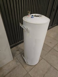 سخان ماء ماركة Thermex الروسية  سعة ٢٠٠ لتر مستخدم موسم واحد نقص اوتما...