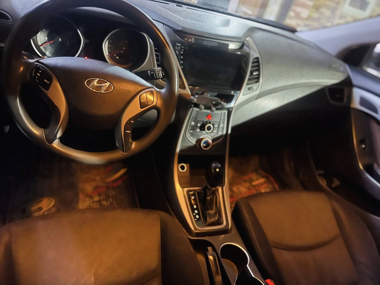 سلام عليكم سيارة النترا 2015 خليجي بيه ٣ تعديلات بارد كير محرك شرط ما مفتوح ماشي 161 سعر 127 رقم موبايل ***********
