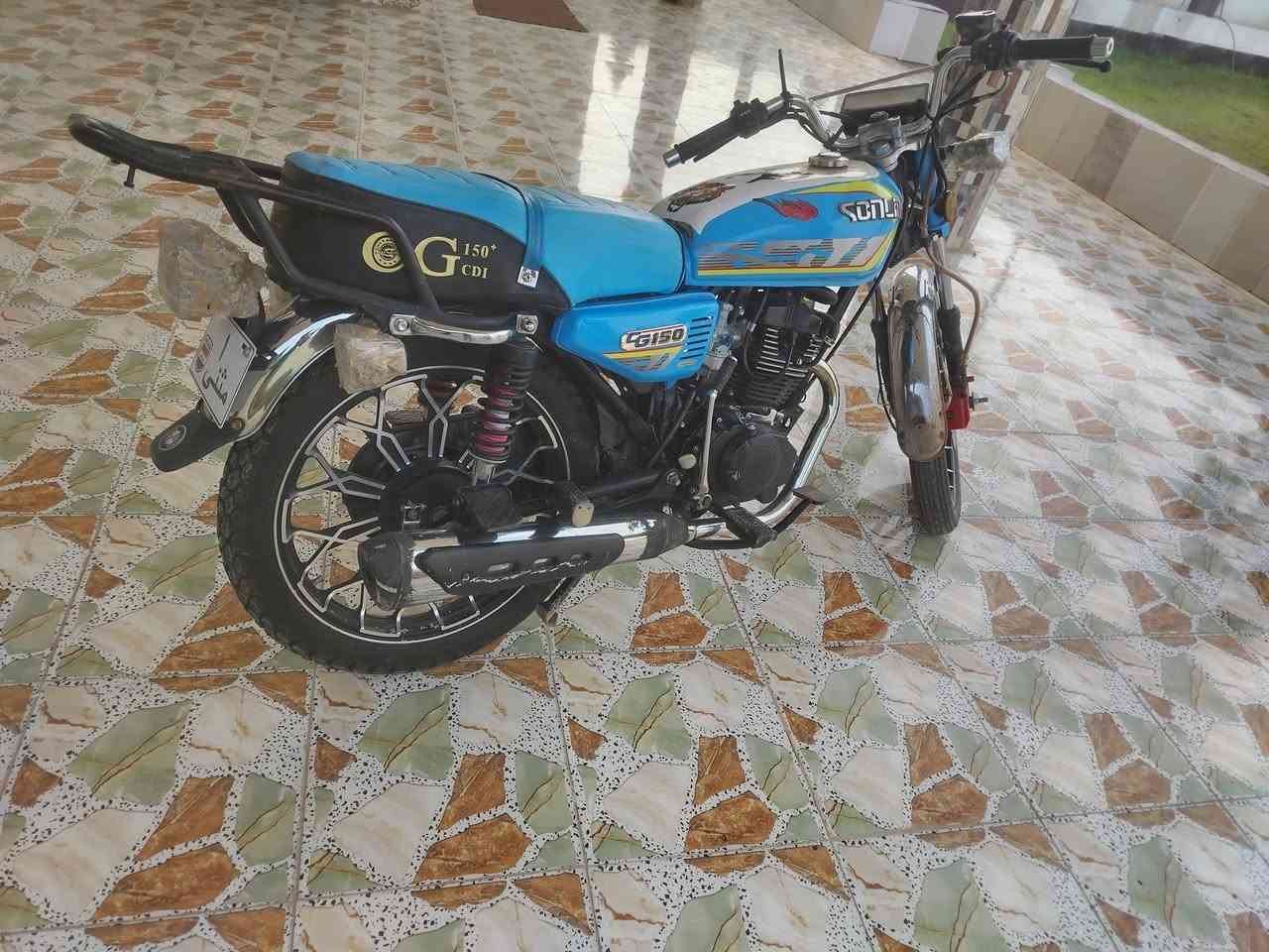 للبيع دراجه موديل 24 أوراق كامله ***********
