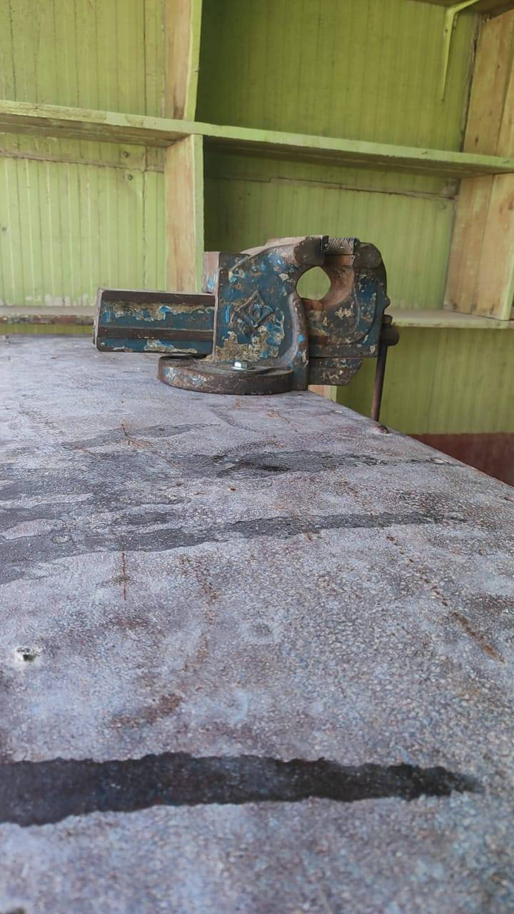 منكنه حجم كبير البيع مكانه البصره زبير 
***********
