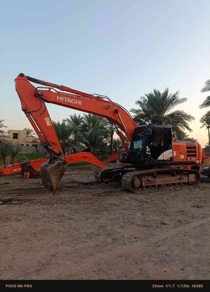 السلام عليكم ،للبيع حفاره هيتاشي جي فايف موديل 19 اصل مرقمة بسمي مكفوله من كلشي وجاهزه للعمل مكان الانبار الرمادي السعر 8ونص وبيه مجال ،،،،،، ***********
