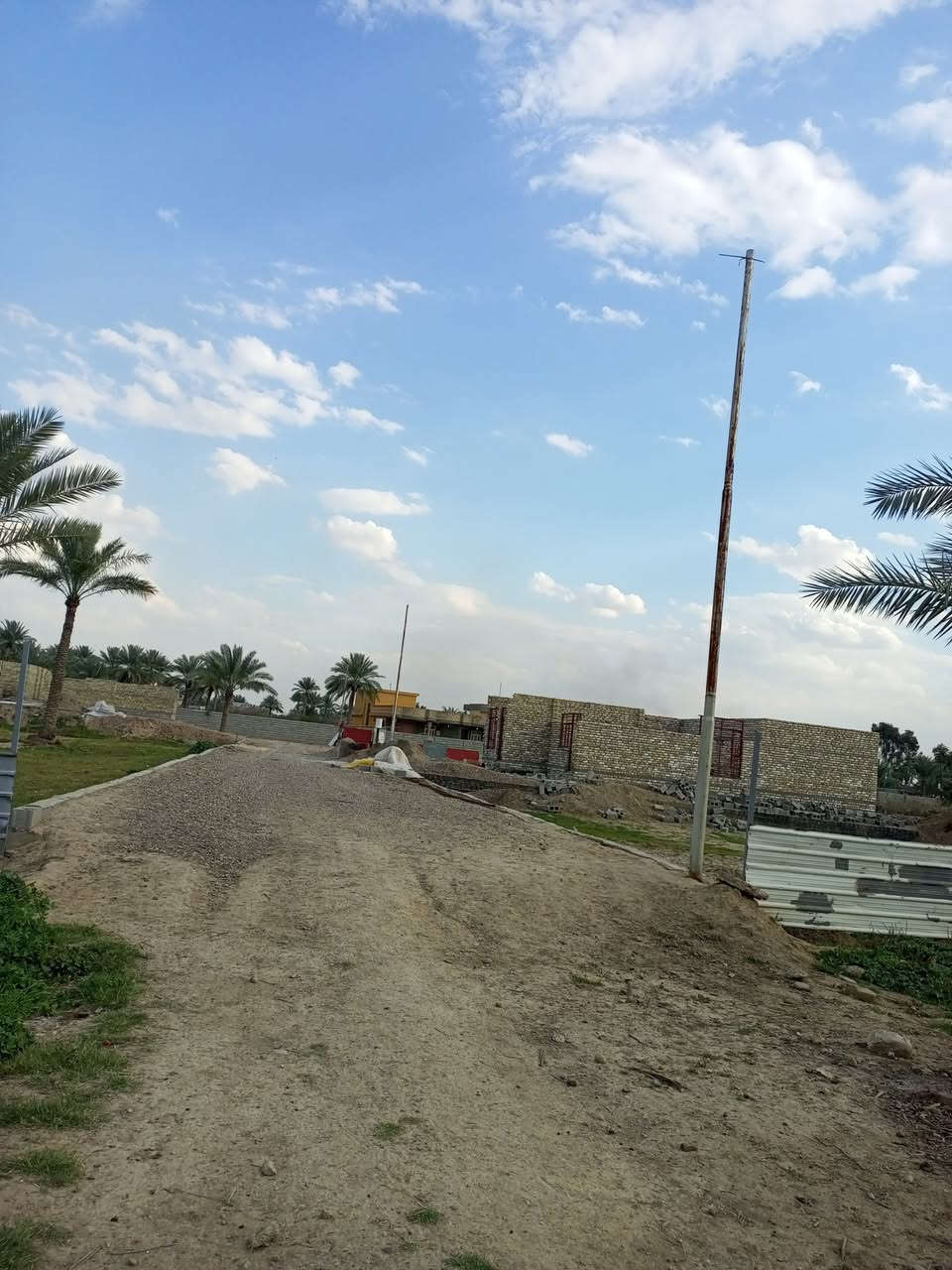 قطع سكن للبيع ملك صرف زراعي المشاهده قرية داوود الحسن خلف مظيف الشيخ محمد سليم  استفسار المساحه210. متر           هاتف           ***********
