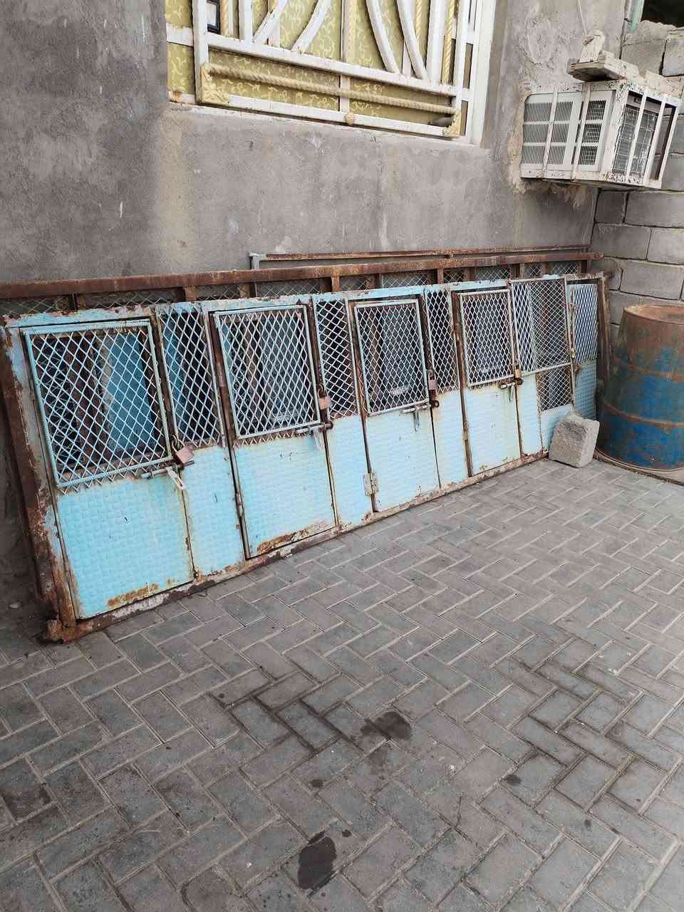 سلام عليكم وجهيات 2 كل وحده 5 بيبان جان محكر وفلشته العنوان البصره دور الشرطه قرب محطة الكندي مقابل الجملونات ***********
