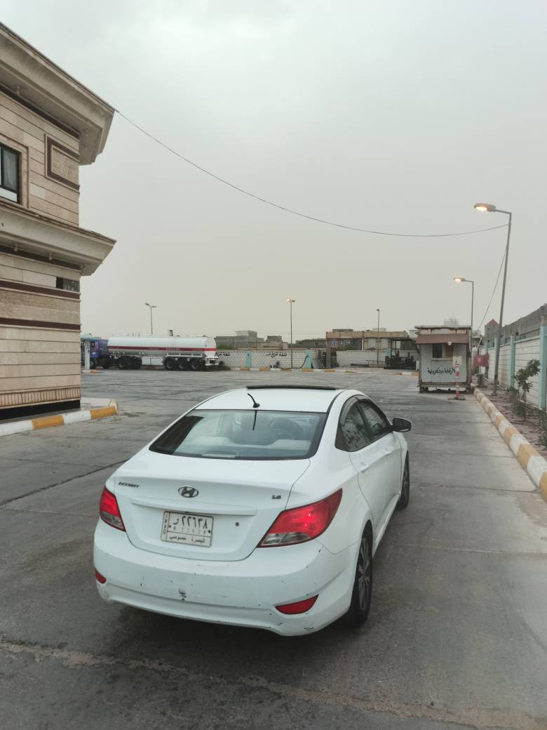 اكسنت 2016مكينه 1600فول مواصفات السياره كفاله (***********)من الضربه بيها مكانين صبغ مكينه وكير كفاله حداده حلوه تبريد ثلج السياره جاهزه من كلشي السعر(85) وبيها مجال بسيط مكاني البصره بيع ومراوس البصرة, العراق
