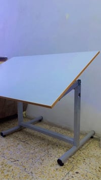 ميز هندسي مع كرسي دوار للاستفسار واتساب 07711148365