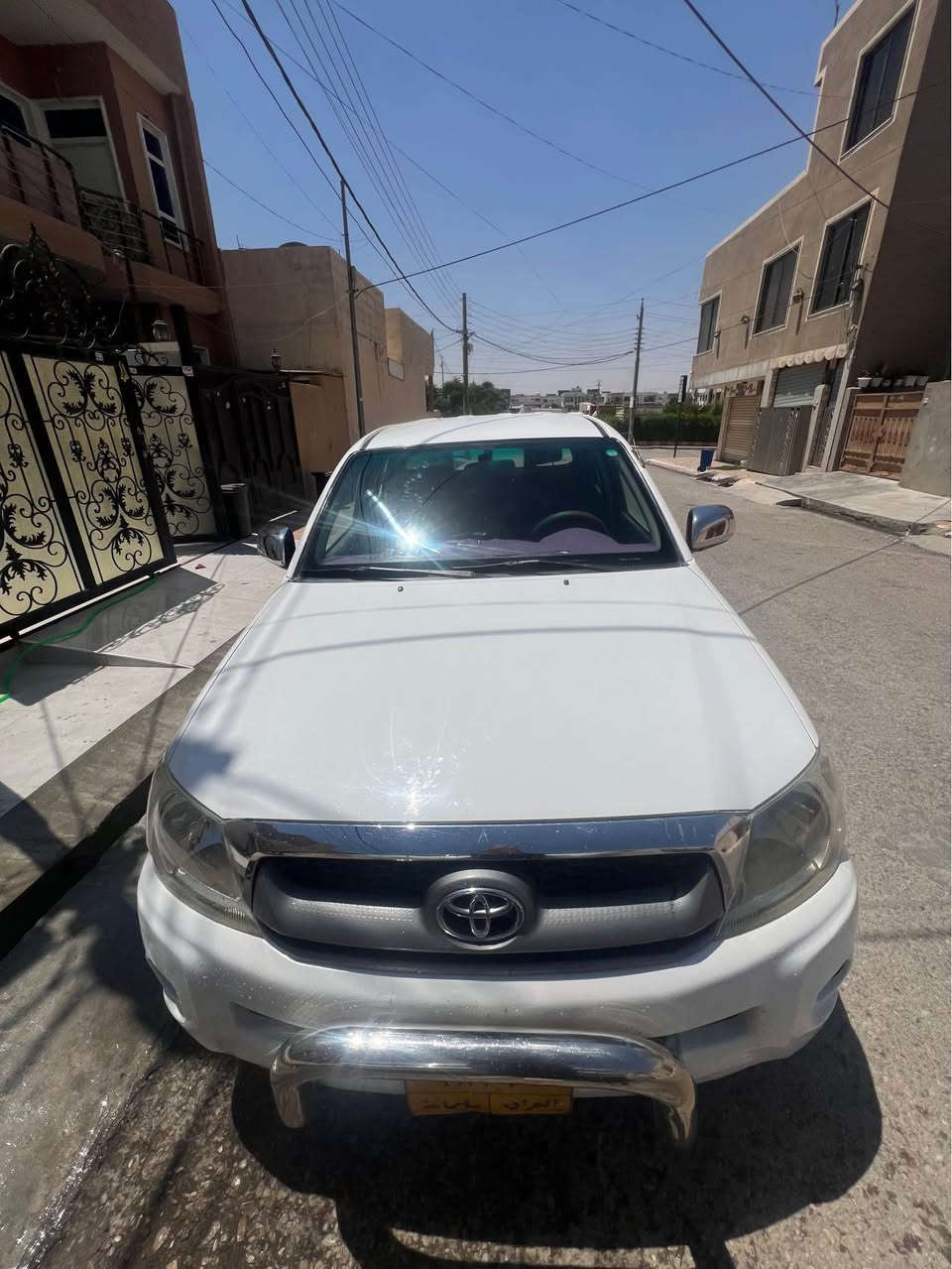 تۆیۆتا مەرزیە هایلۆکس ٢٠١١   گێر و مەکینەی بە شەرت   دوو سێ جێ ساردە کوتی هەیە و بستێک عەرەبانەی پشتەوەی لای سەکن سبوغە سەیارەکە زۆر خاوێن و مالی دۆستە  سەنەوی و ژینگەی نوێیە هەموو شتی بەشەرت  
ژ.م :*********** أربيل, العراق
