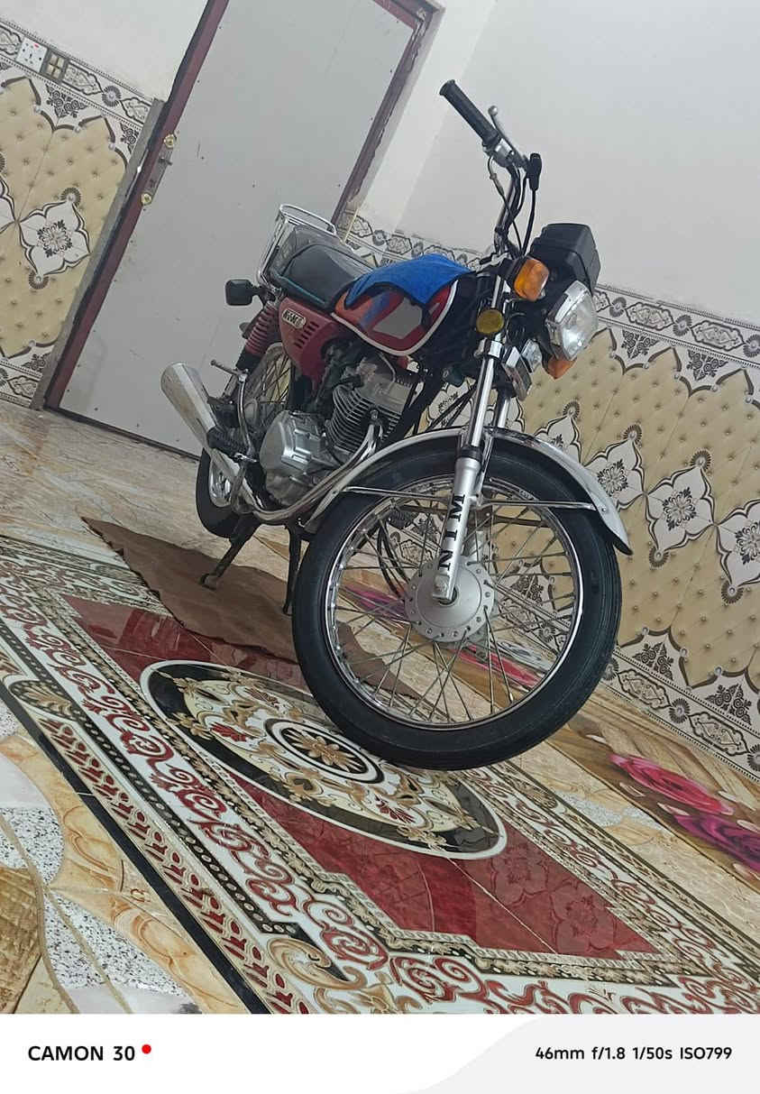 السلام عليكم شباب دراجه للبيع موديل 25 اسكنر واتس***********

