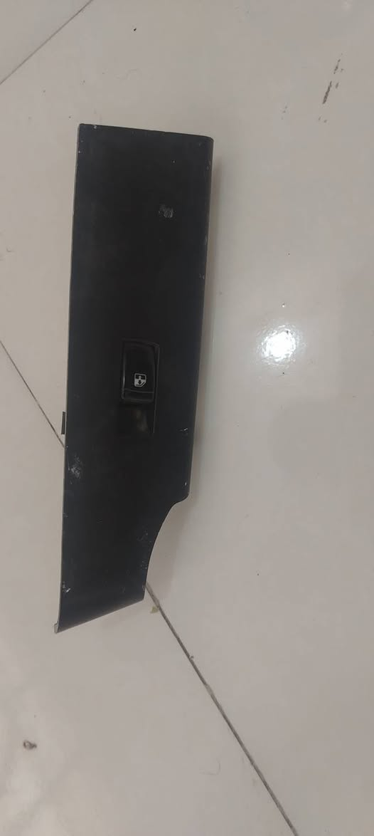 سلام عليكم غراض افيو لبيع تراشي بيبان جمام خلفيه مل باب قفل هوه واليده كامل ضفره مل باب مكان بابل ***********
