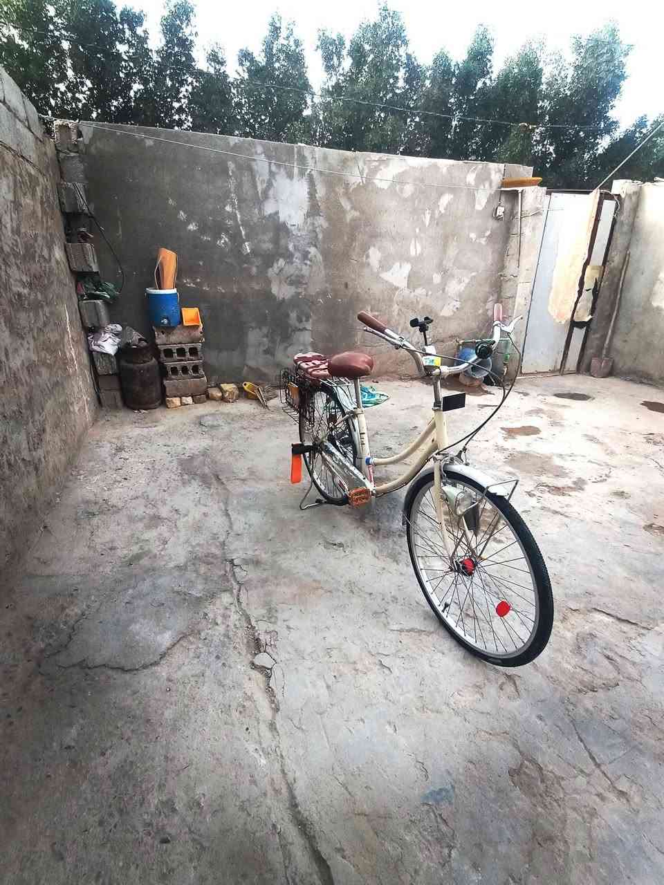 باسكل للبيع بطه هوا غراضه حجم 26 ياباني 
سعر 85 اوبيه مجال 
***********
