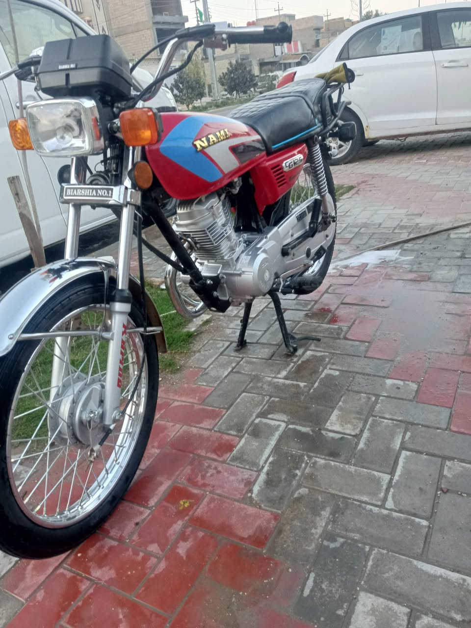 للبيع 
موديل 25 شهر ال 10 اوراق سكنر 
دراجه نضيفه وجديده
مكاني كربلاء حي العسكري
السعر 625 وبيها مجال 
***********
