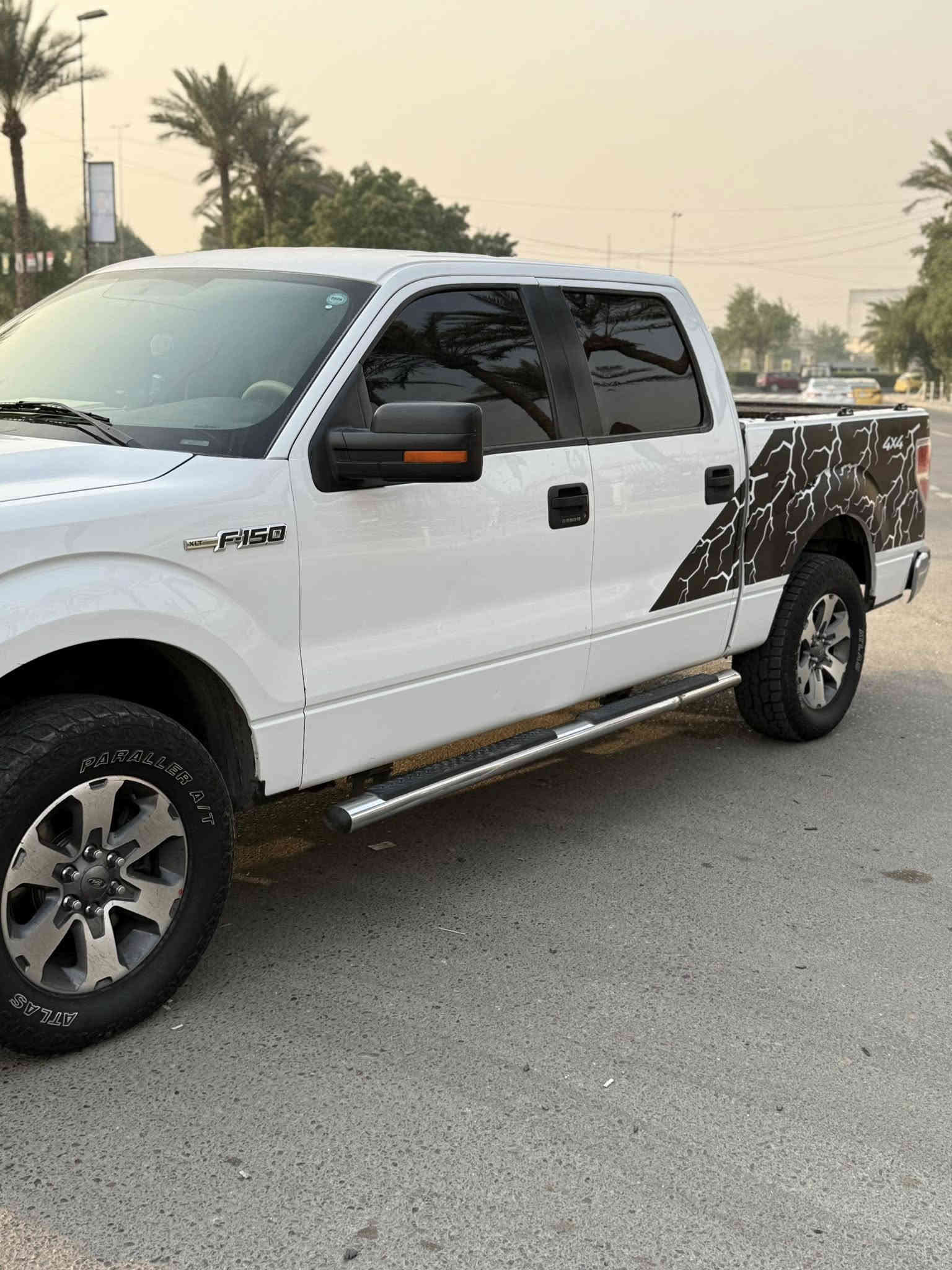 فورد F-150 موديل 2014 فئة XTL - ماشية 152ألف
🪛 السيارة ما تذب برغي – تعبان عليها 
تخم بلكات + نوزلات + تنضيف غرفة الاحتراق 
اضافة الى منضومة غاز 80 لتر ايطالي شد حكومي مع كارت الصيانة
📄 السنوية باسمي وتنتهي في 2029 – والهزة جديدة

الموصفات:
• 🔧 محرك V8 سعة 5.0 تنفس طبيعي (المرغوب)
• ⛽ تستخدم بانزين عادي بدون أي نقطة أدفانس
• 🧠 برمجة – استخدام يومي بنزين عادي تسحك طبيعي
• 💡 منظومة لايت عدسة + عالي ليزر
• 📸 كاميرا خلفية
• 📱 شاشة لمس تدعم Apple CarPlay و Android Auto
• 🛋️ دوشمة فورد جديدة
• 🎮 تحكم ستيرن شغال من الجهتين
• 🚘 مثبت سرعة شغال
• 🪞 مرايا كهربائية بتحكم
• 🪟 جام أوتو
• 🛞 تخم تاير جبلي مشدود من 4 أشهر
• 🔧 بلكات ونوزلات جديدة
• 🧼 منظومة البنزين منظّفة بالكامل من البداية للنهاية

🚧 السيارة مكفولة ما عدى صبغ بالباب البصف السايق وحافة الجاملغ الخلفي فقط ، لا يوجد أي ضرر هيكلي أو تقني.

السعر: $165 ورقة وبيها مجال بسيط للطيبين
الموقع: بغداد – شارع فلسطين
رقـم صـاحـب السـيـارة:***********

