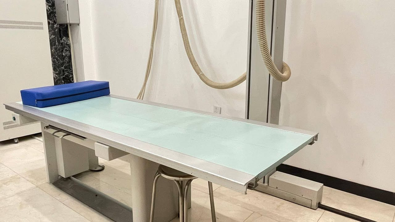 📢 للبيع جهاز أشعة سينية ثابتة بحالة ممتازة
✅ مناسب للمستشفيات والمراكز الطبية والعيادات التخصصية
✅ جودة تصوير عالية ودقة تشخيصية ممتازة
✅ طاولة تصوير متينة وعملية لمختلف الفحوصات الشعاعية
✅ حركة سلسة لأنبوب الأشعة لتغطية جميع أوضاع التصوير
✅ جاهز للعمل والفحص
✅ مناسب لتصوير الصدر، الأطراف، العمود الفقري، والحالات العامة
🔹 الجهاز بحالة جيدة جداً
🔹 فحص وتجربة متاحة للزبون 
🔹 إمكانية المساعدة في النقل والتنصيب
📍 الموقع: بغداد
📞 للاستفسار والحجز: ***********
⭐ فرصة مميزة لتجهيز مركز أشعة أو عيادة بأقل كلفة وبجهاز عملي وموثوق.
#أجهزة_طبية #أجهزة_أشعة #
