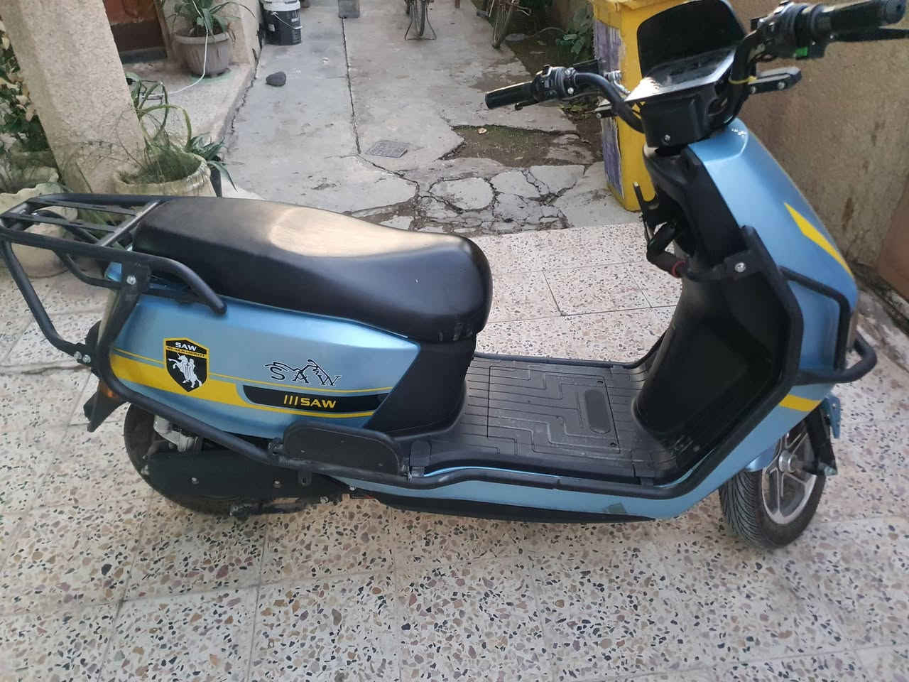 دراجه شحن  saw للبيع مع الملحقات جنطة ومفتاح اضافي 550 الف وبيها مجال مبدل بيها عقل وتصليح ضفيرة للتواصل ***********
