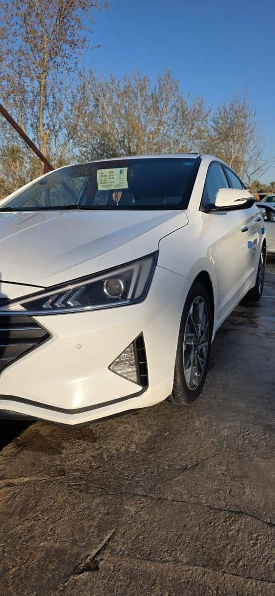 سلام عليكم رمضان كريم صيام مقبول
النترا خليجي موديل 2020 رقم بغداد بسمي سنويه ل31 هزه ل27 
سياره فووول مواصفات للخير 
بصمه 
فتحه ....الخ يعني واحد ع واحد 
سياره استخدام شخصي اخذاه زيرووو او مشاه 150 الف ع ايده 
باقيه ع وضع شركه كلشي ممفتوح بيه 
سياره كفاله عامه ماعده دور جملغ الخلفي  صار بيه كرت مقدر شبر اونص 
سياره شرط لارصعه ولا بارد 
لايت زنون ب250 الف شادهن 

تراي زيرووو 
سعر 163
مراوس حسب قناعه 
مكان ديوانيه قضاء شاميه 
***********
