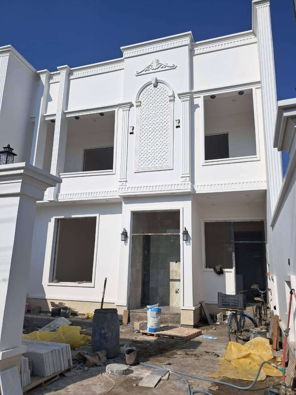 🏠 دار للبيع في الرمادي – طابقين 💥💯

 المكان شارع 40 قرب جامع الواثق💥💯

المساحة الكلية335م²💥💯

📜 جنس العقار: طابو زراعي تحويل مباشر.💥💯

🏗️ نوع البناء: حجر وسمنت 💥💯

💧 الخدمات: ماء وكهرباء وطنية ومولّد وجميع الخدمات متوفرة💥⚡

يتكون الدار من:💥⚡

غرف نوم عدد (4)💥⚡

صالة واسعة💥⚡

استقبال💥⚡

مطبخ حار وبارد💥

نظام غاز خارجي 💥

الدار ذو مواصفات عليه جدآ💥

مجموعة صحيات داخلية وخارجية💥

كراج و حديقة أمامية.💥

شارع 7 متر 🛣️💥

ـــــــــــــــــــــــــــــــــــــــــــــــــــــــ

📍 للمزيد من التفاصيل يمكنكم زيارة مكتبنا:💥

#عقارات_الخيّام_خلف_العاب_السندباد💥⚡

📞 أرقام التواصل (واتساب متاح):💥⚡

***********☎️

*********** ☎️

⏰ متواجدون في المكتب على مدار أيام الأسبوع.💥

نرحب بكم دائماً لزيارتنا والاستفسار عن أي عقار يناسبكم💥
