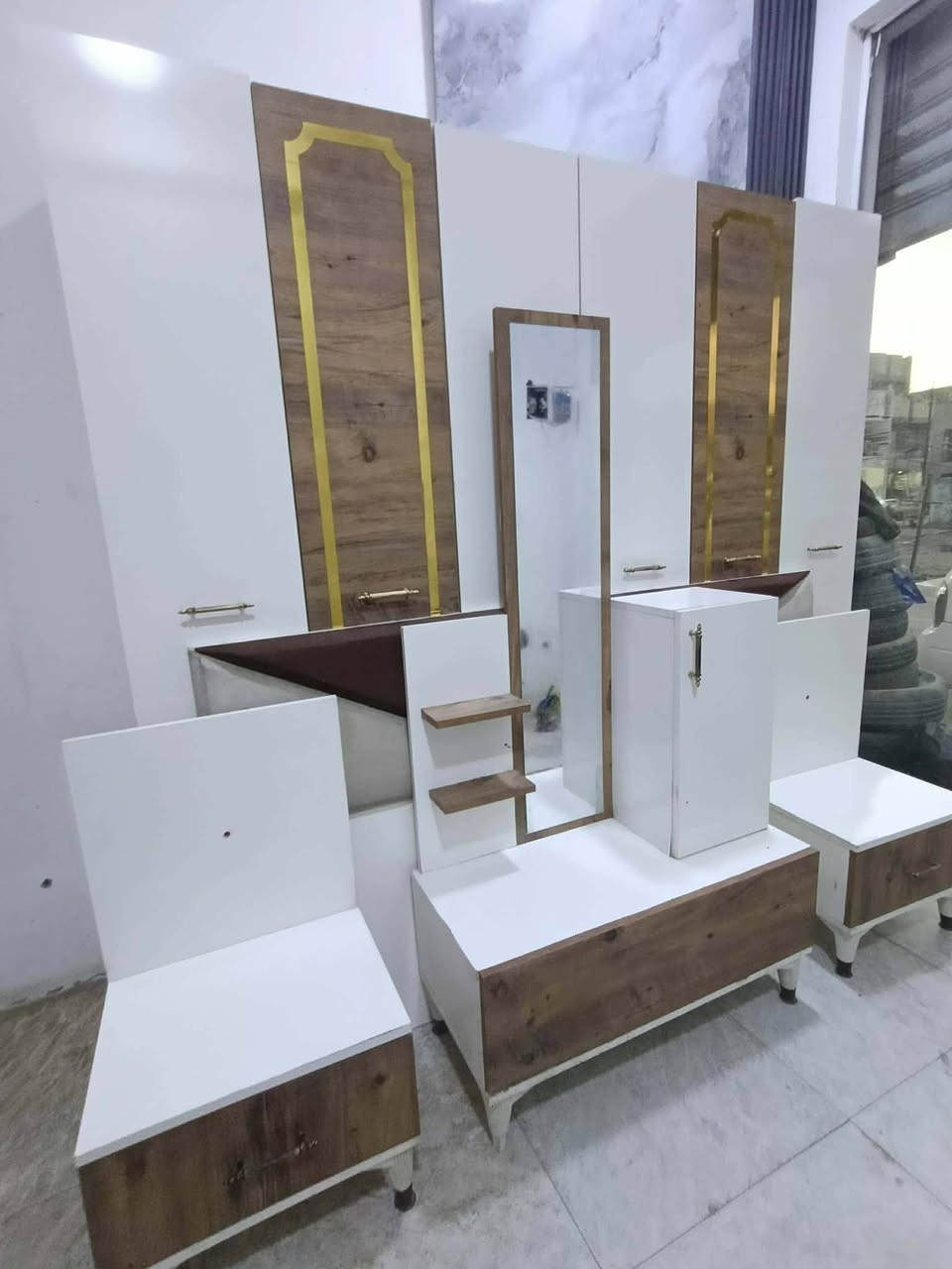 غرفه نوم تركي 🇹🇷🔥 
مستخدم كنتور ابواب 
5 قطع نضافة 90 💯 
سعر نهايته 450 مع شد ونقل مجاني محافظات كروه🚛🧑‍🔧
للحجز اخذ سكرين وتفضل خاص✨
او ع وات ساب ***********
