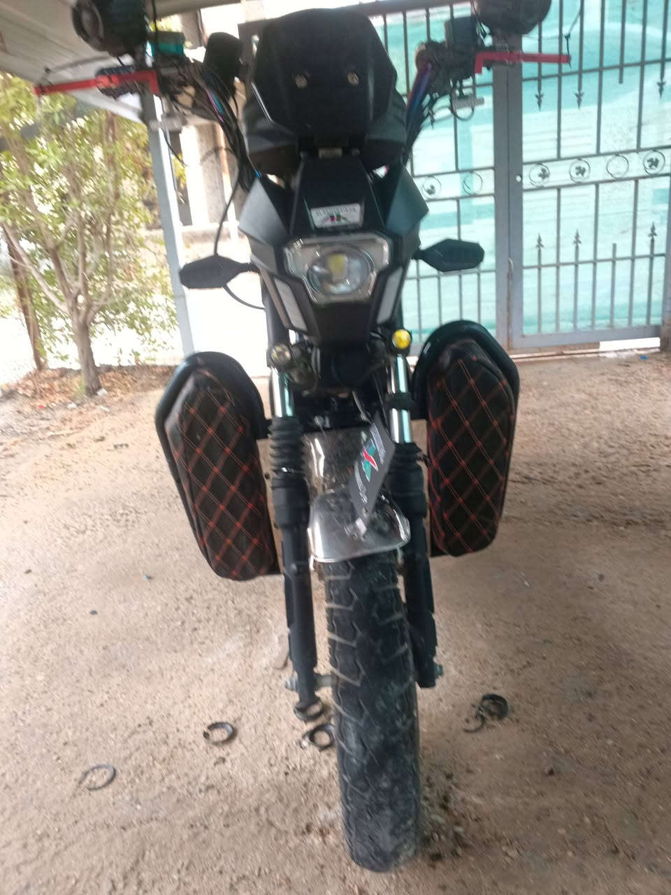 سلام عليكم دراجه شحن نوع جبلي موديل2026الدراجه اي نقص مابي تشغيل عن بعد MB3مانع سرق مثبت سرعه شركه للأخوين نضافه فول بعده جديد +6بطاريات السعر650وبي مجال ***********هاذه رقمي للتواصل هنا
