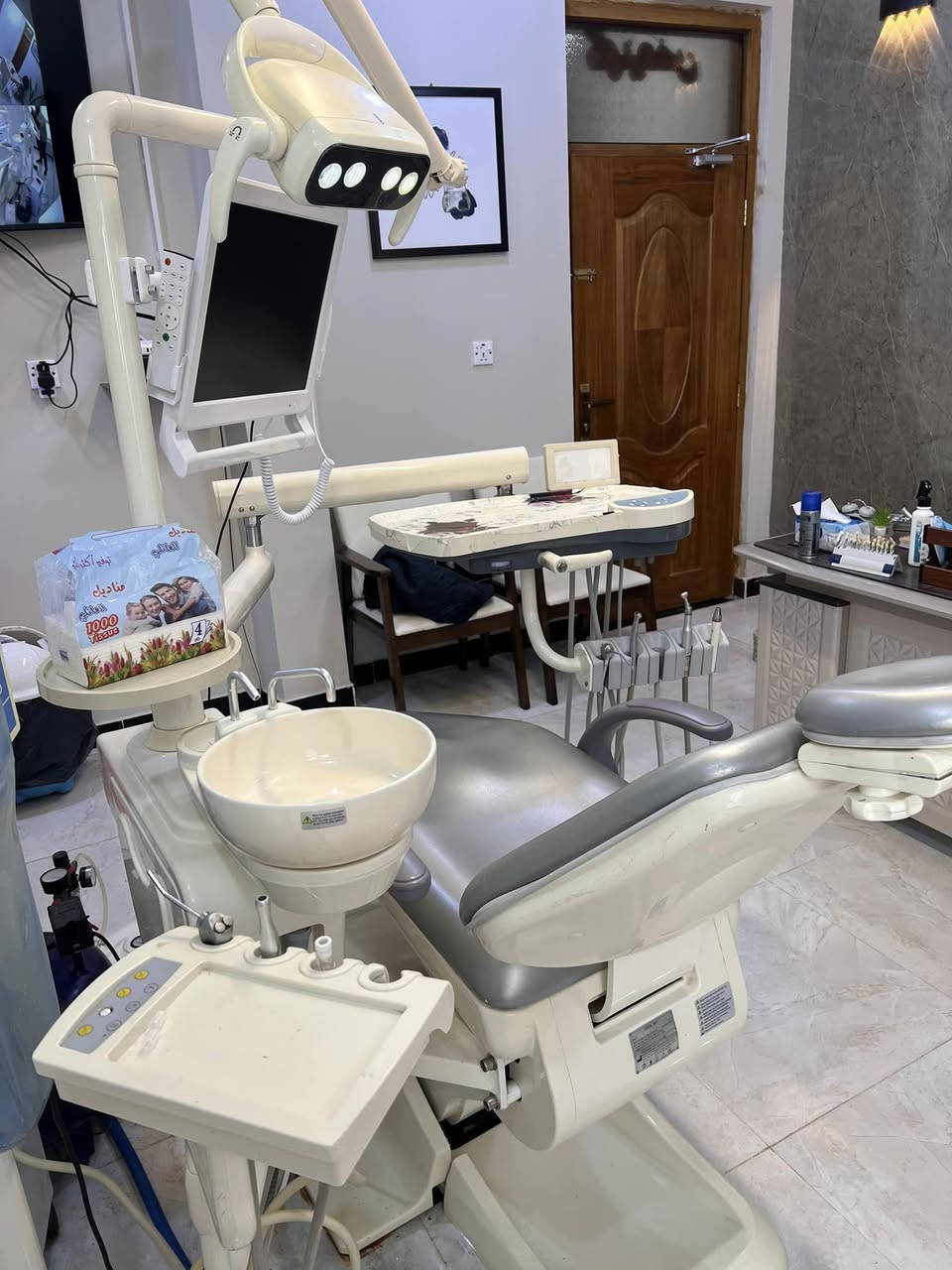 كرسي اسنان نوع YD_A5 للبيع
كرسي مستعمل نظيف 
مكاني الكوت واسط 
للعلم كرسي اسنان بدون شاشه
للاستفسار الاتصال على الرقم ***********
