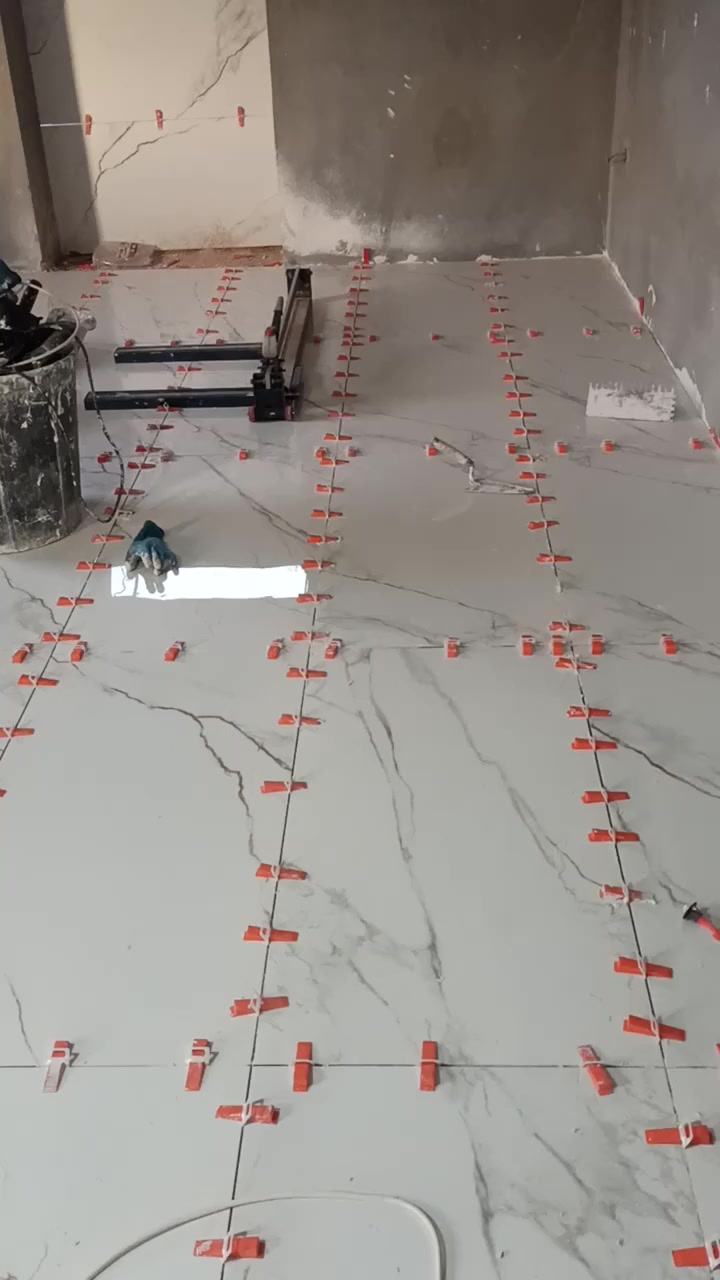 (ادمن وافق رحمه الاهلك) خلفة سيراميك متفرغ شغل درجة اولى شرط كبان واسعار مناسبة سعر المتر ٦ الف اتصل وبيك خير ودلل ***********
