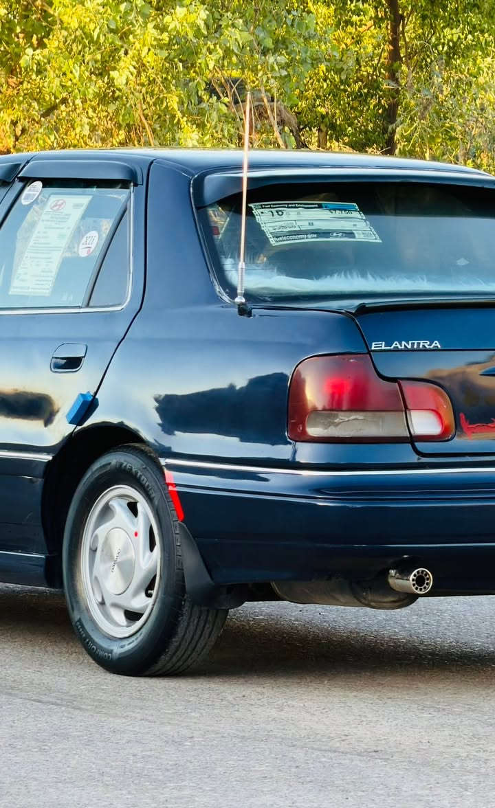 السلام عليكم للبيع الانترا دمعه دبل تريشه موديل1995 رقم بغداد تحويل مباشر مكينه مفتوح كير عادي سياره صبغ جماليه مكفوله من الحادث كير محرك شرط صدر جديد تخم تاير جديد ويل كب بلادي تبريد شغال🥶بس بي صوت بوربرن غرفته نضيفه بطاينه جداد سياره جاهزه مابيه نقص السعر35بي مجال مكانه تكريت رقم التلفون ***********
