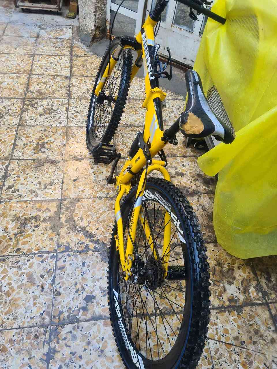 بايسكل رياضي موديل 2024  حجم 26نضيف من كلشي وينطبك يصغر عطله بس سيم مال نمر وهايه بريكات قويه كير شغال بس يحتاجله سيم عنواني بغداد الدوره شارع ستين سعره 90 قفل الي مو شراي ليدخل رجآن موجود واتساب ***********
