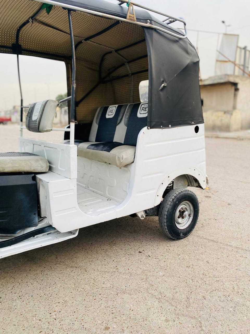 تكتك مديل،20شهر،العاشر رقم،بغداد بيه صفحه،صبغ،مكينه تجفيت درجه اولا تخبل السعر5و700,وبيه مجال مكان،مدينه،***********
