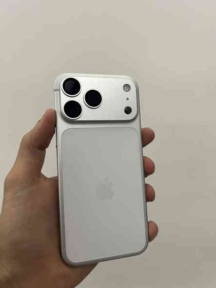 للبيع 17 برو ماكس ذاكره 256 بطاريه 100 مشحون 16 مره لz/a يجي شريحه فعليه وشريحه الكترونيه 
شراي اتصل 
***********
