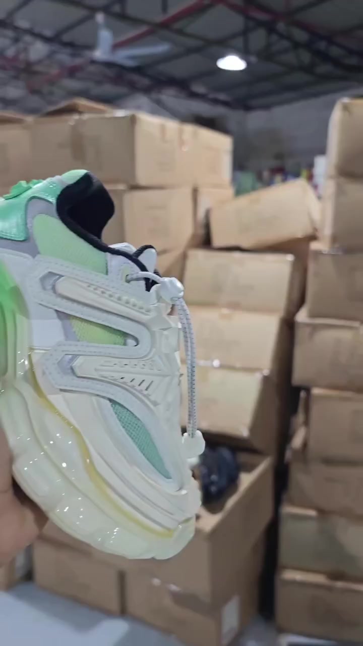 🔥 شروة أحذية نسائيه.. السعر بلاش والكمية محدودة Code-S284
​فرصة ذهبية لتجار الأحذية وأصحاب المحلات (بسطات، محلات، جملة).. حذاء نسائي "مرتفع" عملي ومريح جداً وبسعر خيالي!
​📋 تفاصيل العرض:
​النوع: أحذية نسائية (موديل ضخم  المرن) المريح للمشي والعمل.
​الكمية: متوفر 2000 زوج.
​القياسات: من 35 إلى 40 (تغطية كاملة للمقاسات المطلوبة).
​الألوان: موديل واحد متوفر بـ 4 ألوان 
​السعر الصدمة: 3$ فقط للزوج الواحد! 💸
​حذاء خفيف، مريح، وسعره لقطة يضمن لك أسرع تصريف للكمية.

#بيع_اونلاين #تجارة_الكترونية #فورورد_توصلك_الصين ##انطلق_معنا_فورورد #استيراد_من_الصين #العراق #ليبيا #ملابس #الموصل #بغداد #دمشق #اليمن


**إذا كنت صاحب هذا الإعلان وتريد حذفه لأي سبب، رجاءا أرسل رسالة إلى الدعم الفني**