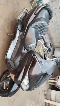 فورزا للبيع نظيفه ما بيها اي نقص موقعي غالبيه سعرها 650 وبيها مجال شيء...