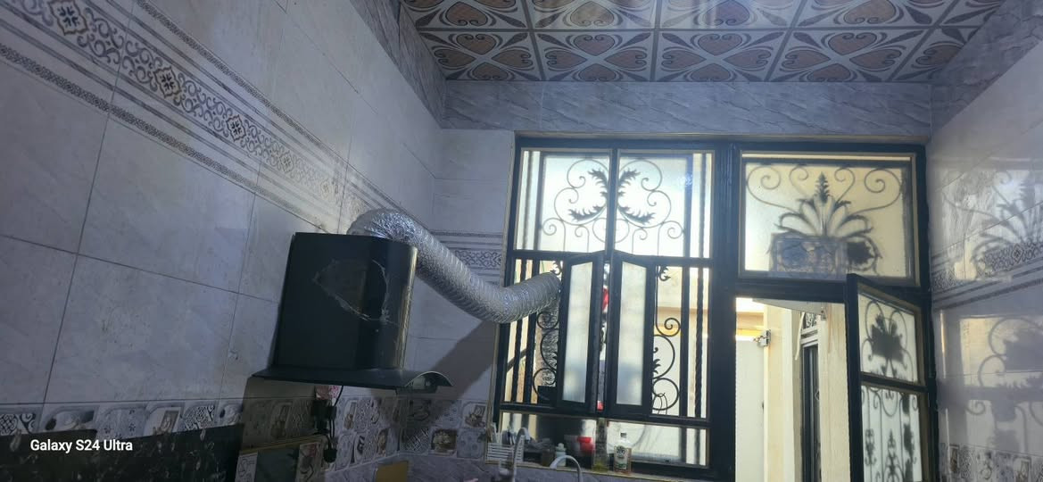 بيت للبيت مساحه 120 متر بناء جديد حديث مكون غرفه نوم صاله استقبال خارجي مطبخ صحيات كراج سياره عنوان ابي الخصيب طرزاويه نهر خوز قريب للعوجه وقريب للشارع كلش مثل ماموظح بالصور منطقه روعه وناس ذهب البيت طابو زراعي ماليه حق التصرف سند 23
نسخه من طابو وكاله من صاحب الارض 
بيت بيع او مراوس مع بيت اكبر وندفع فرق حسب الاتفاق والقناعه  والمعاينه
السعر 50 قابل للتفاوض 
استفسار ***********
