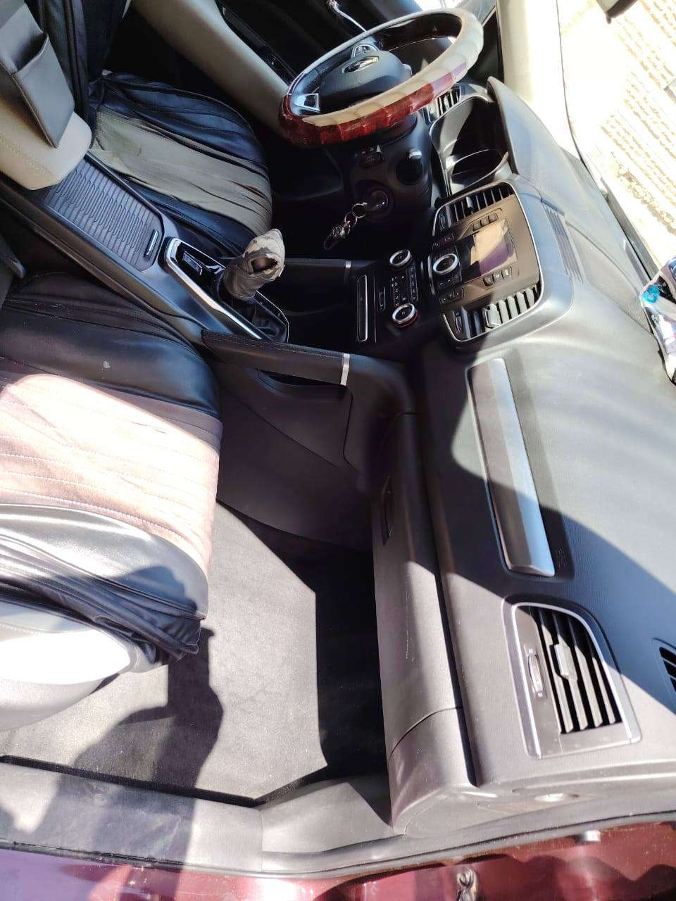 السلام 
سيارة رينو كوليوس موديل 2019 إستلام شركة البلاد شهر 12 عام 2020 گير ومحرك نيسان إنتاج كوريا الجنوبية ووارد كوريا الجنوبية محرك 2500 اللون أحمر غير محدد قريب للماروني 4 سلندر حرة بأسمي تحويل نفس الأسبوع 
للبيع وإذا مراوس فقط 7 راكب وحسب القناعة 
كفالة عامة صبغ تبديل بارد ماشية 72 الف كم قابل للزيادة رقم ألماني بغداد تحويل بعد الأتفاق والسيارة صيانتها بالشركة داخل الضمان محرك وگير  ،  ضمان ال 5 سنوات أنتهى بالخير على اللي تصير من نصيبه 
السعر 155 ورقة بعد التخفيض وبيها مجال بسيط للطيبين لأن كنت عارضها 175 ورقة 
وللمعلومات اكثر التواصل على الرقم *********** ( من الساعة 10 صباحا" الى الساعة الثامنة مساء" ) وبعد هذا الوقت بأمكانكم المراسلة على الماسنجر لطفا" 

💥مواصفات السيارة 💥
✨ المحرك 4 سلندر  2.5L نيسان ياباني
✨ ناقل حركة أوتوماتيك وعادي 
✨ دفع AWD
🔑 مفتاح التشغيل سويچ عدد ( 2 ) 
✨حساسات 360 درجة
✨مصابيح امامية LED 
✨️ مصابيح خلفية LED 
🛞 ويل كب 
✨️ اشارة في المرايا الجانبية 
✨️ المرايا قابلة للطي تلقائياً
✨عدد AIR BAG 8
✨ هاند بريك ميكانيكي بالقدم
✨ مكابح ABS 
✨ شاشة أعطال 
✨ تحكم مقود
✨️منفذ طاقة 
✨ تتسع المقصورة لـ 5 ركاب
✨مقاعد جلد و مخمل 
✨ اضاءة led داخل العدادات 5 الوان
✨ تثبيت مقعد الأطفال ISOFIX 
✨  تبريد مناخين للسائق و الراكب مع تبريد خلفي
✨ نظام مانع الانزلاق 
✨حاملات اكواب 
✨صندوق يدوي 
✨ قمارة حديد 
✨اريل نفيگيشن
✨المرأة الوسطية بخاصية تعتيم بغداد, العراق
