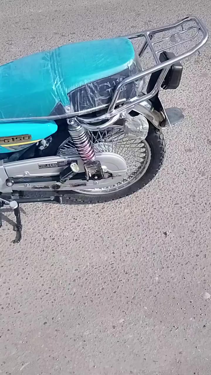 سلام عليكم دراجه تايكر سونك للبيع موديل 2024 شرط الدراجه جديده واحله من الصور لون سمائي مميز أوراق مال وكيل 5 أوراق مستعجل على بيعته رايده ب 650 وبيه مجال حك الجيه مكاني حله حي العسكري شارع 80 الشراي يتصل ***********
