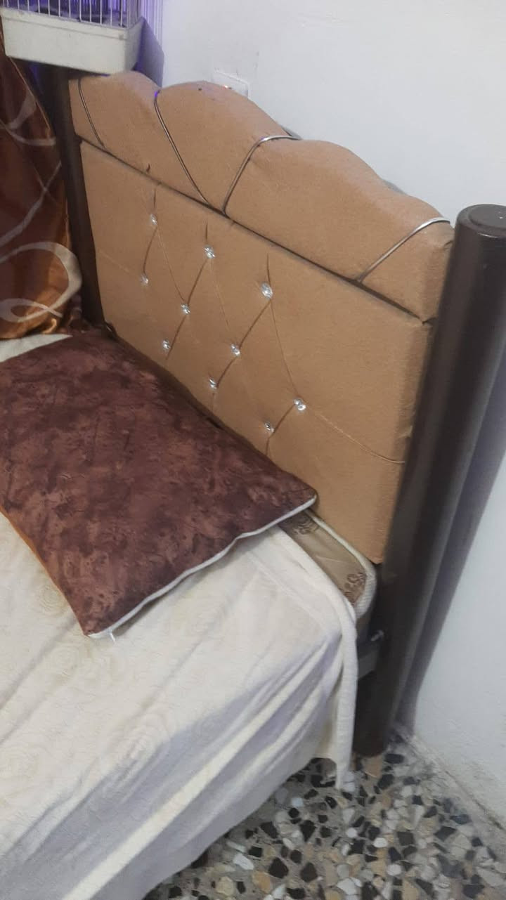 السلام عليكم اغراض للبيع جربايه نفر مع دواشك عدد ٢ سفنج ضغط اصلي  ومثرامه مال لحم وعصاره فواكه ممستخدمه العنوان بغداد سويب الري للاستفسار ***********
الدواشك ثنين ب٧٥
المثرامه ب٧٥
العصاره ب٥٠
الجربايه ٣٥
