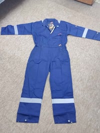 ملابس • توصيل متوفر